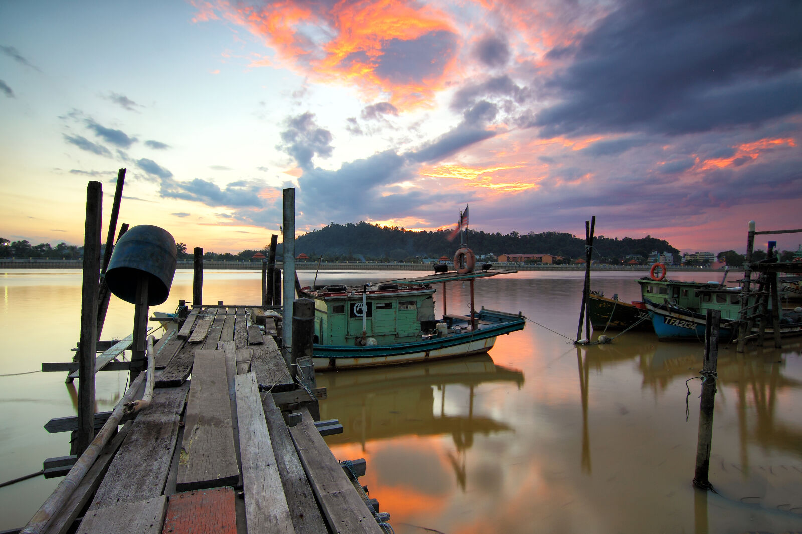 Canon EOS 50D sample photo. Dawn, landscape, sunset, water photography