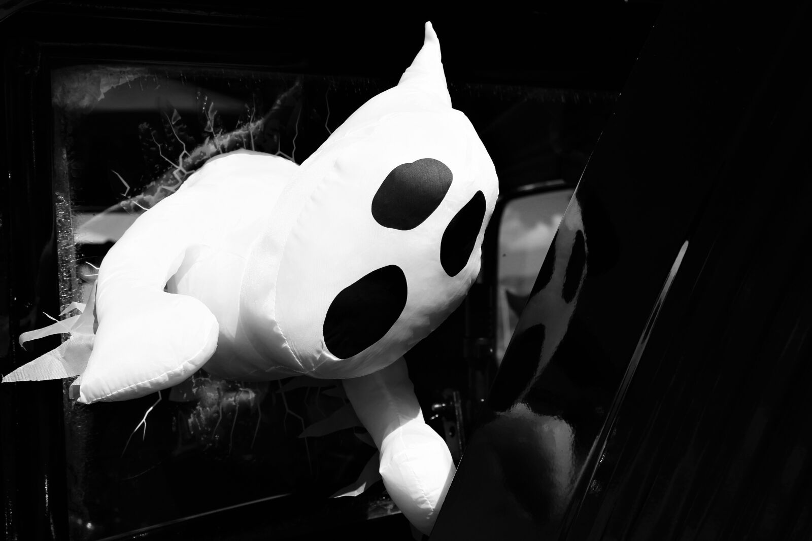 Canon EOS 1100D (EOS Rebel T3 / EOS Kiss X50) sample photo. Ghost, halloween decoration, scary photography