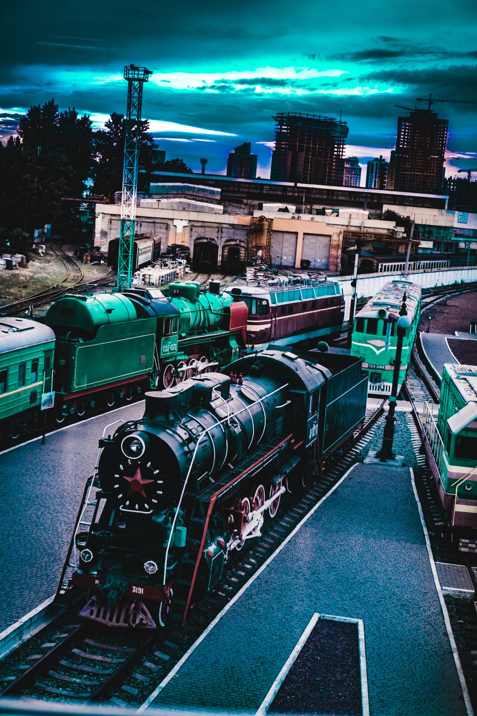 Sony E 35mm F1.8 OSS sample photo. Train, ukraine, railways photography