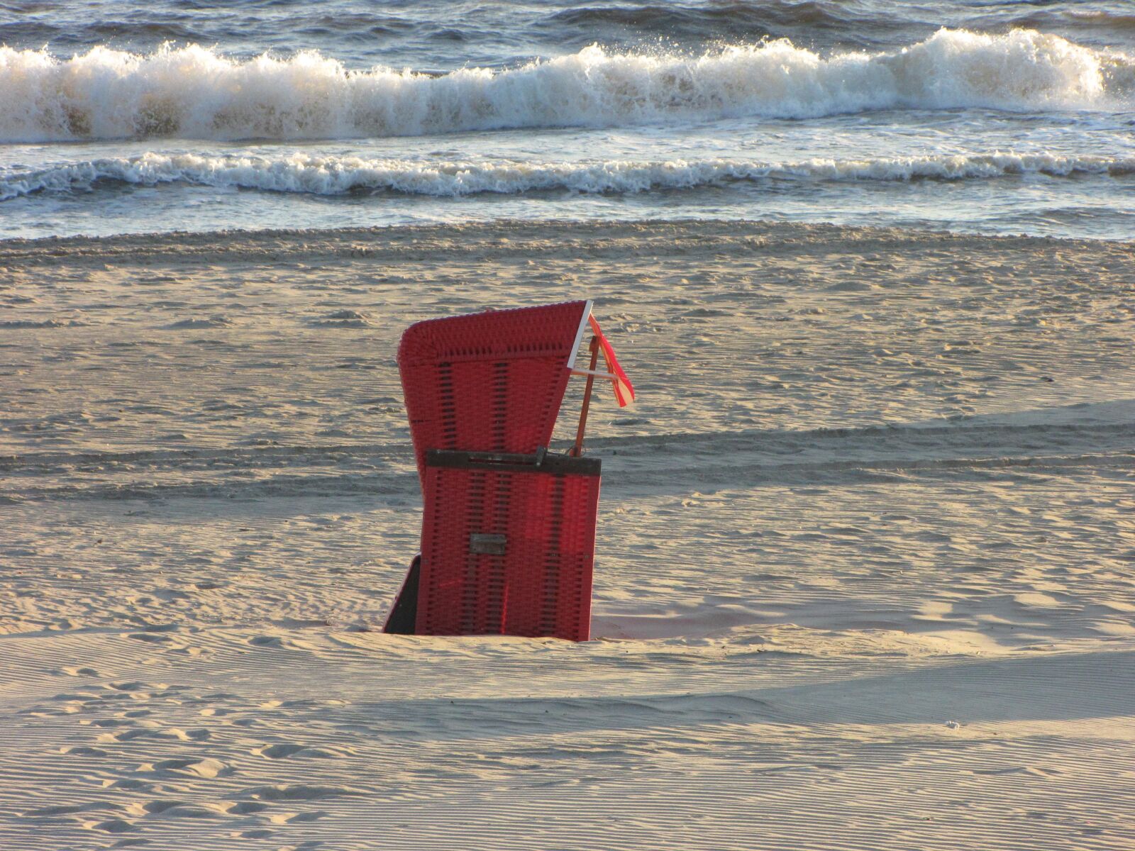 Canon PowerShot SX1 IS sample photo. Beach chair, red, baltic photography