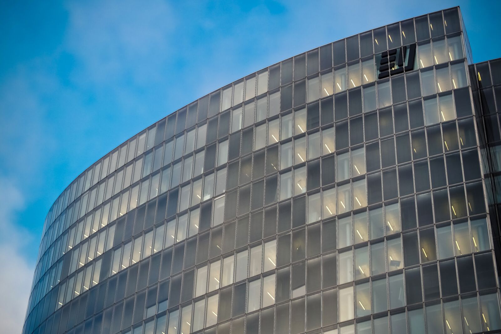 Olympus OM-D E-M10 sample photo. Architecture, skyscraper, glass facades photography