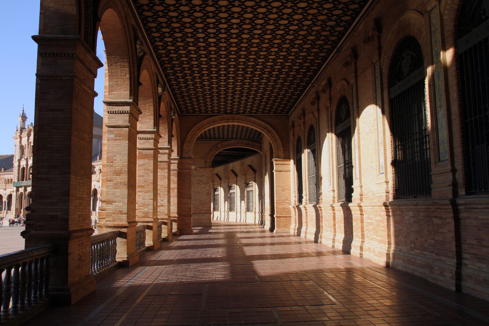 Canon EOS 7D sample photo. Corridor, way, light photography