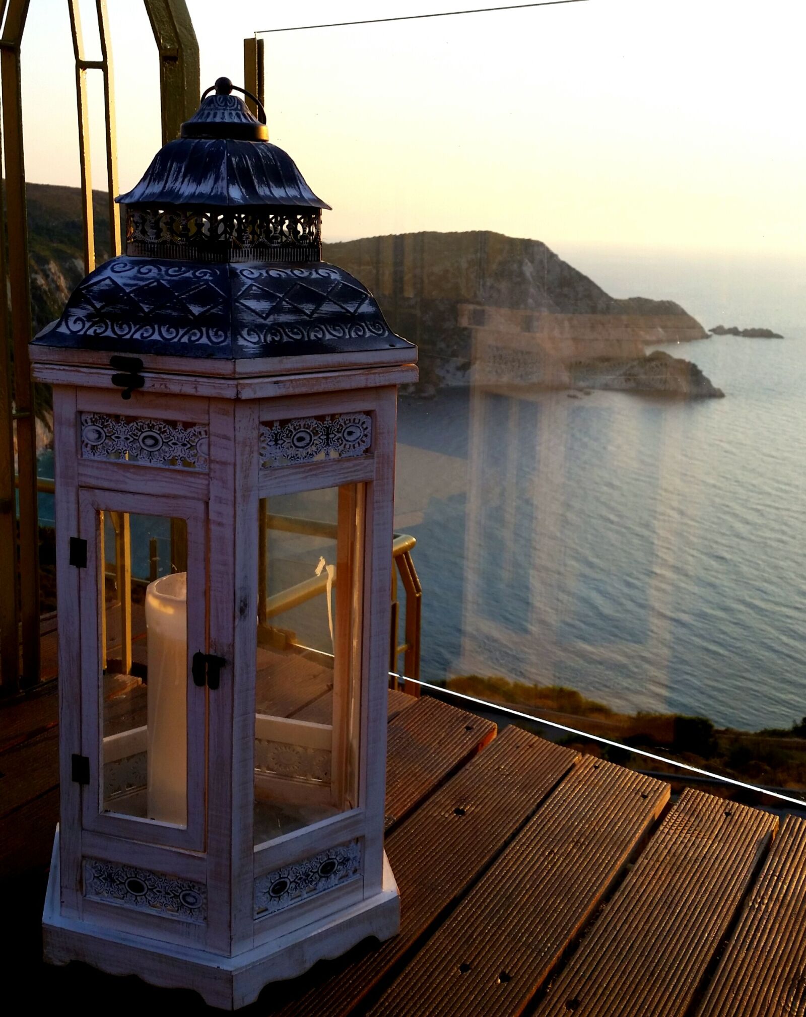 Samsung Galaxy S5 sample photo. Lantern, sunset, sea photography
