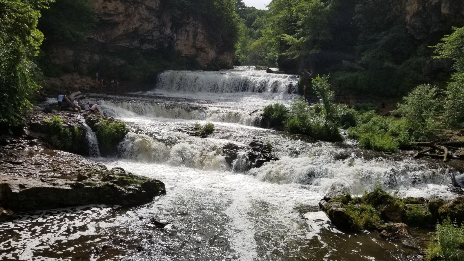Samsung Galaxy S8 sample photo. Waterfall, rock, landscape photography