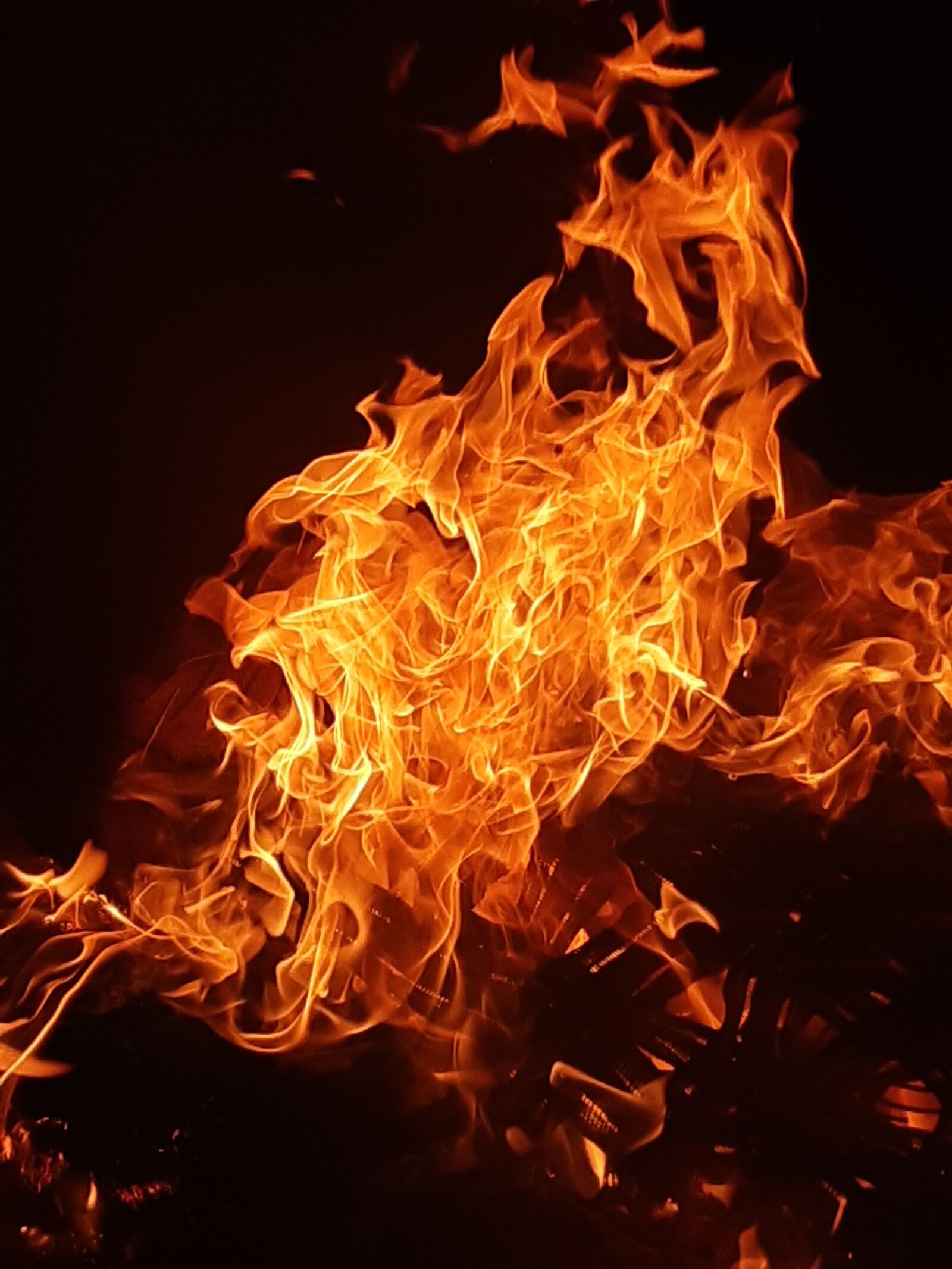 Samsung Galaxy A30 sample photo. Fire, flames, bonfire photography