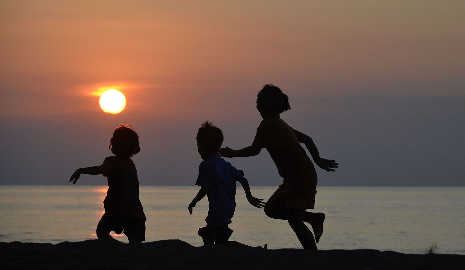 Nikon D5100 sample photo. Beach, children, play photography