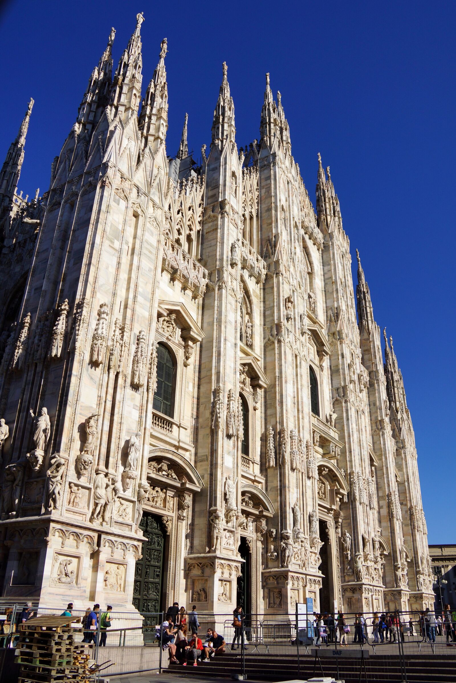Sony Alpha NEX-7 sample photo. Milan, cathedral, ch photography