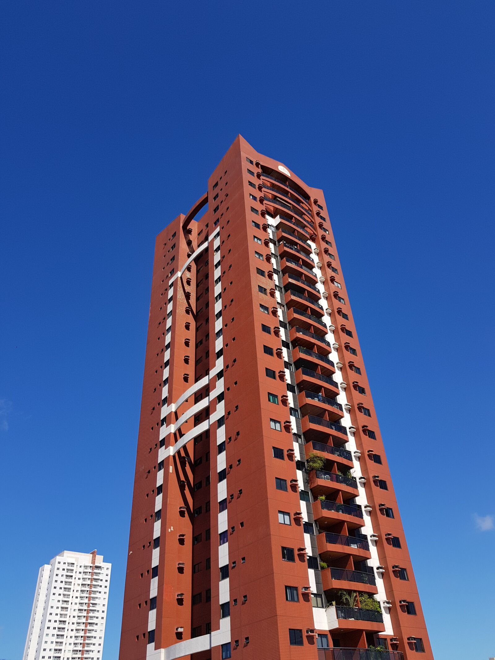 Samsung Galaxy S8+ sample photo. Building photography