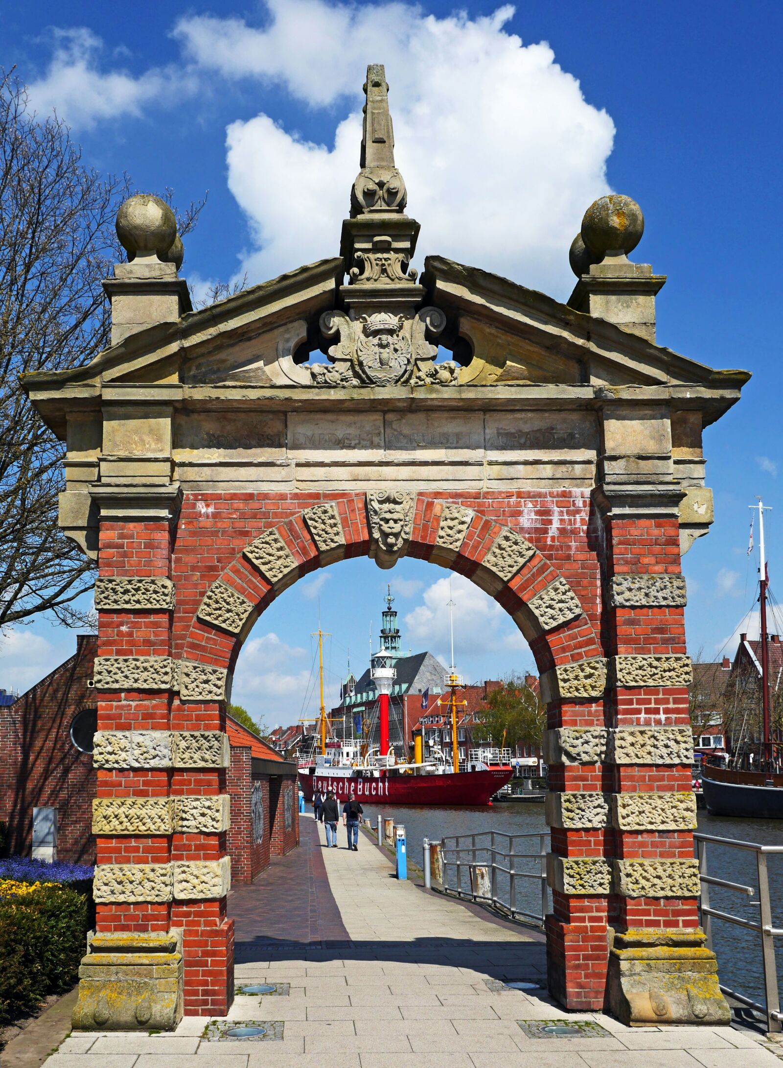 Panasonic Lumix DMC-GH3 sample photo. Emden, port gate, old photography