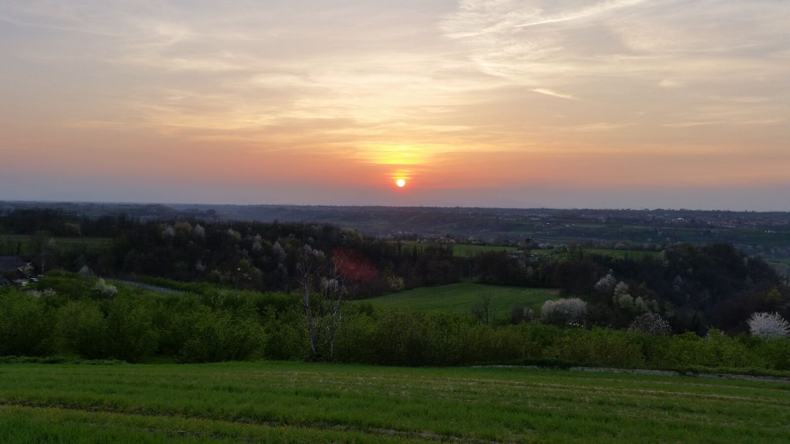 Samsung Galaxy S5 sample photo. Langhe, sunset, summer photography