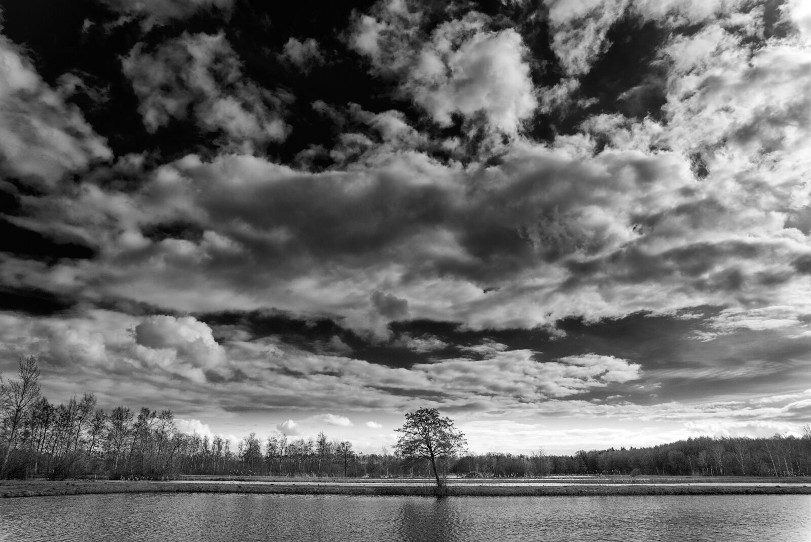Sony a6000 sample photo. Black and white, sky photography