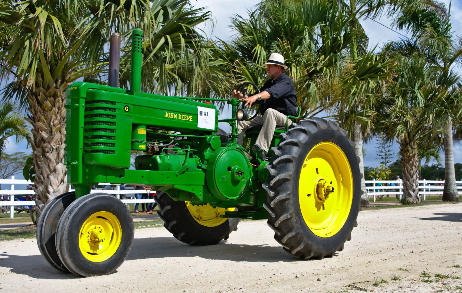 Nikon D7200 sample photo. Tractor, machine, transportation system photography