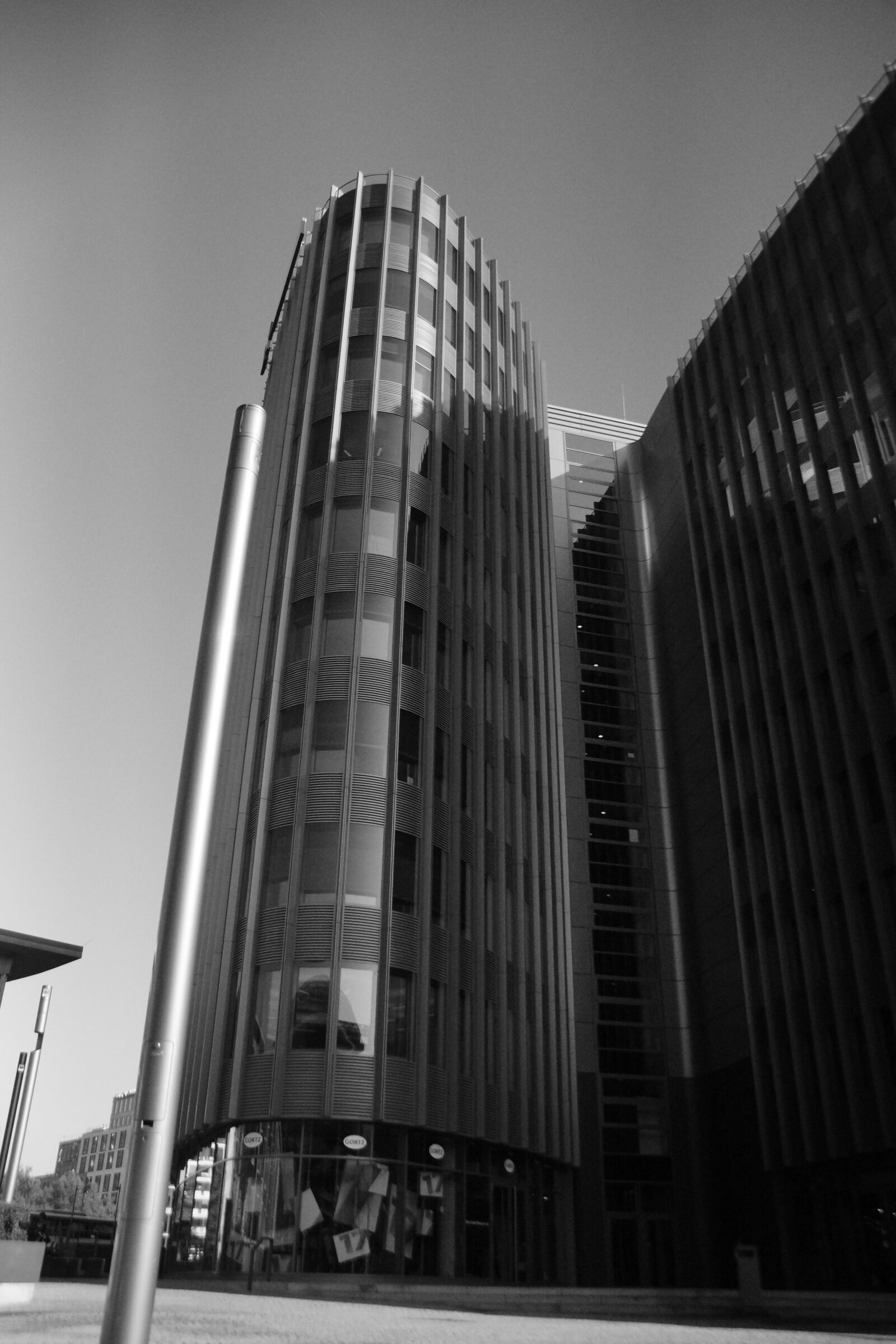 Sony SLT-A77 sample photo. Hochhaus, tower, deutsche bahn photography