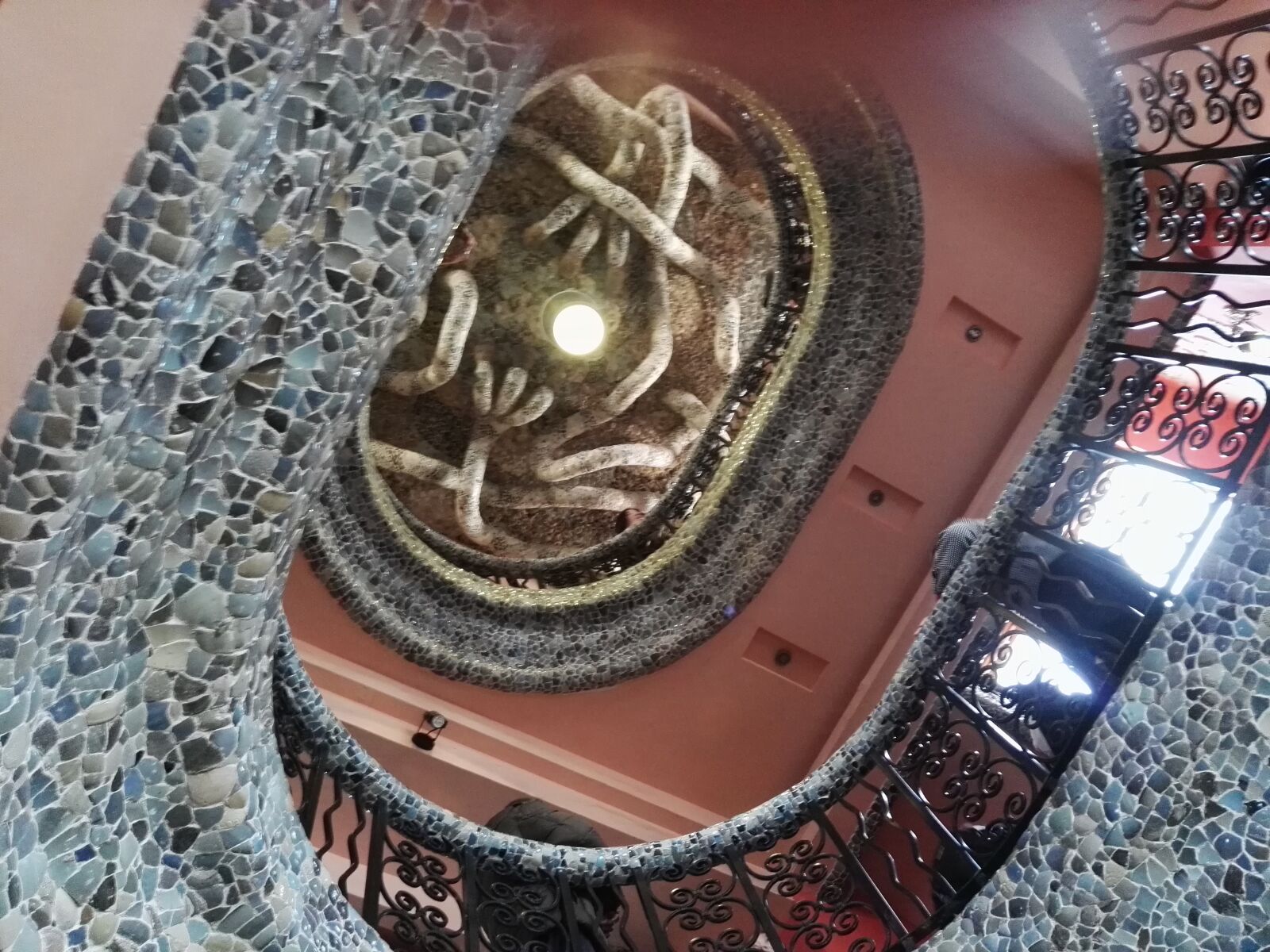 HUAWEI P8 sample photo. Dragon, house, building photography