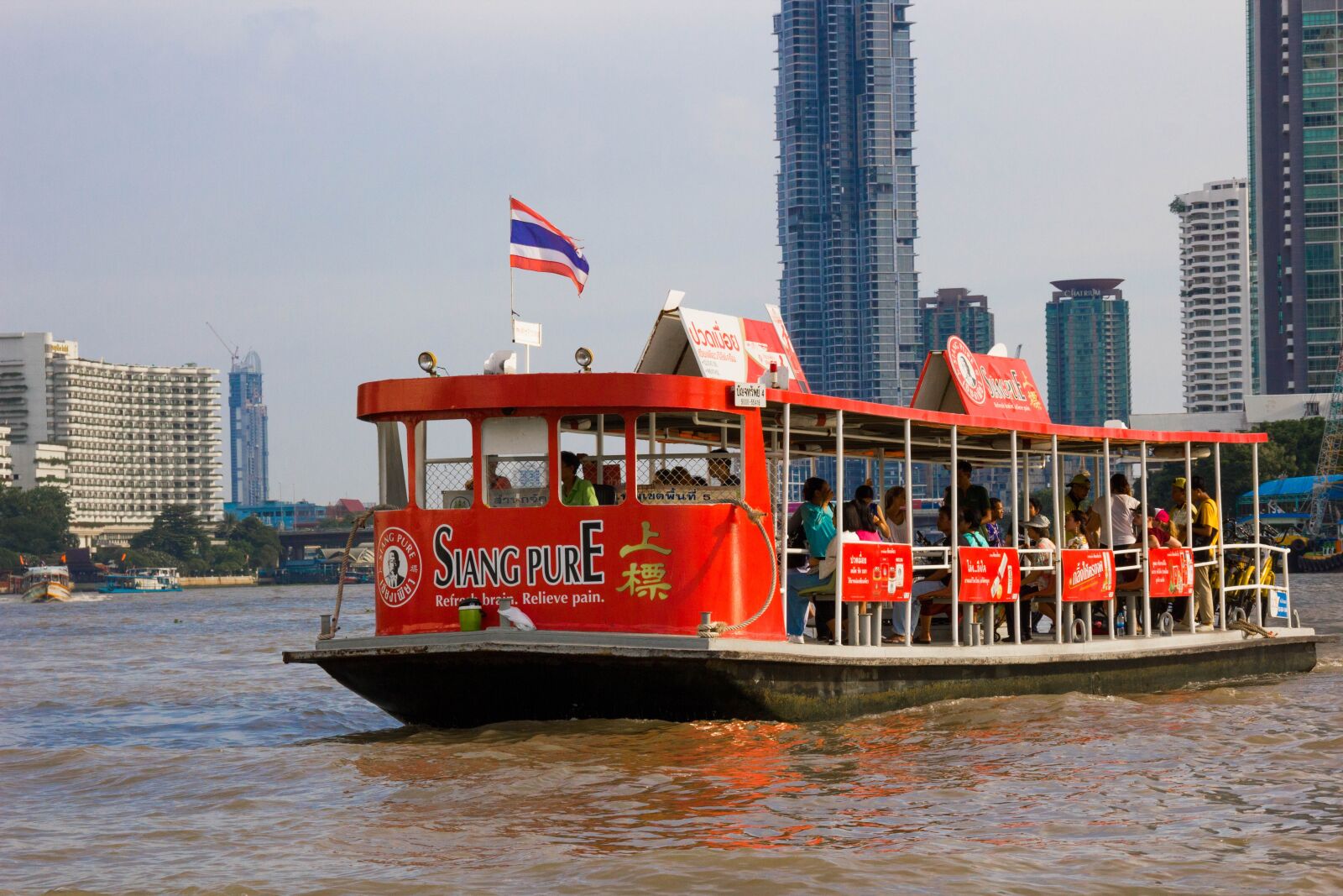 Canon EOS 550D (EOS Rebel T2i / EOS Kiss X4) sample photo. Boat, tourism, thailand photography