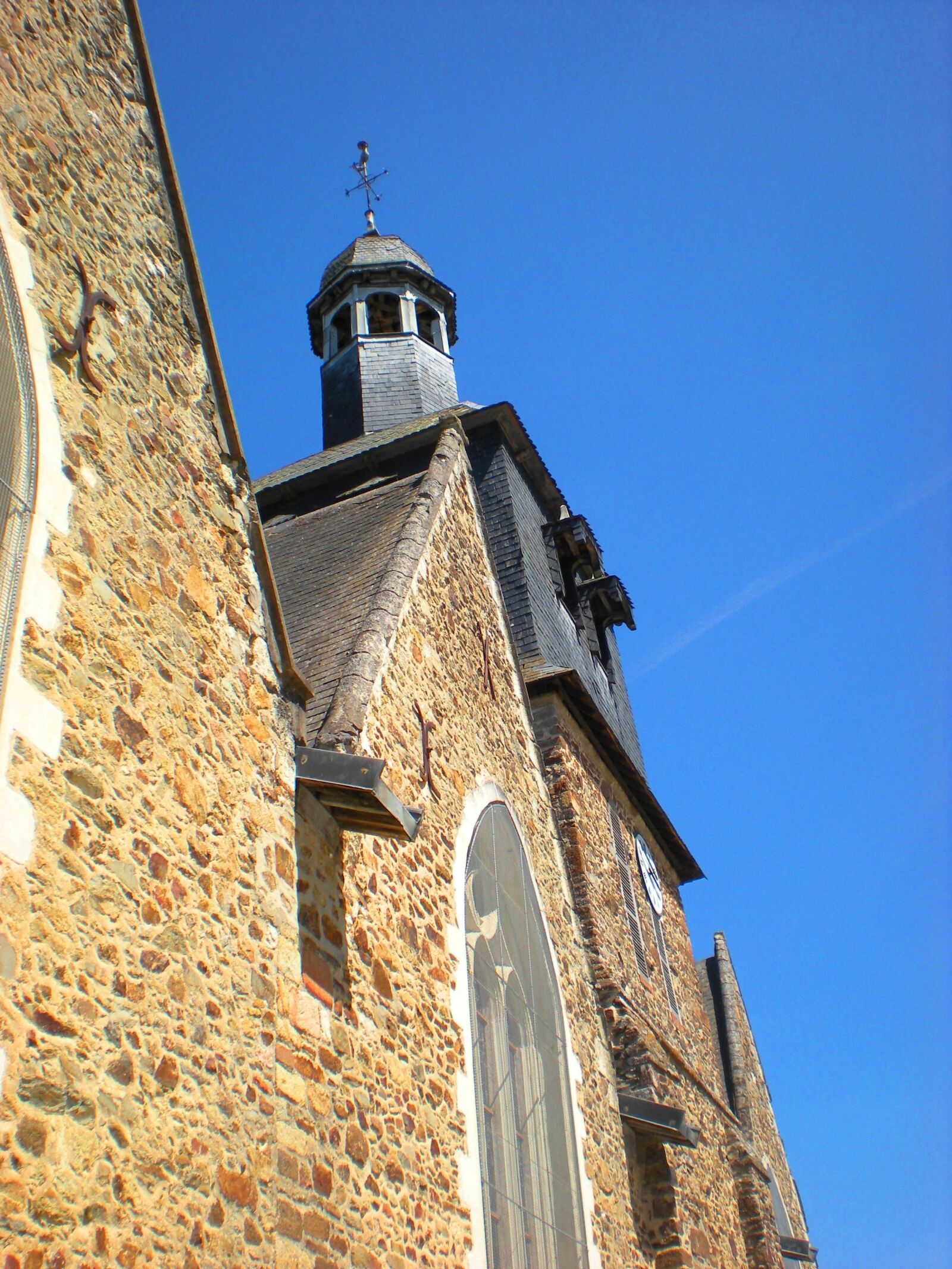 Nikon Coolpix S210 sample photo. Mayenne, bell tower, church photography