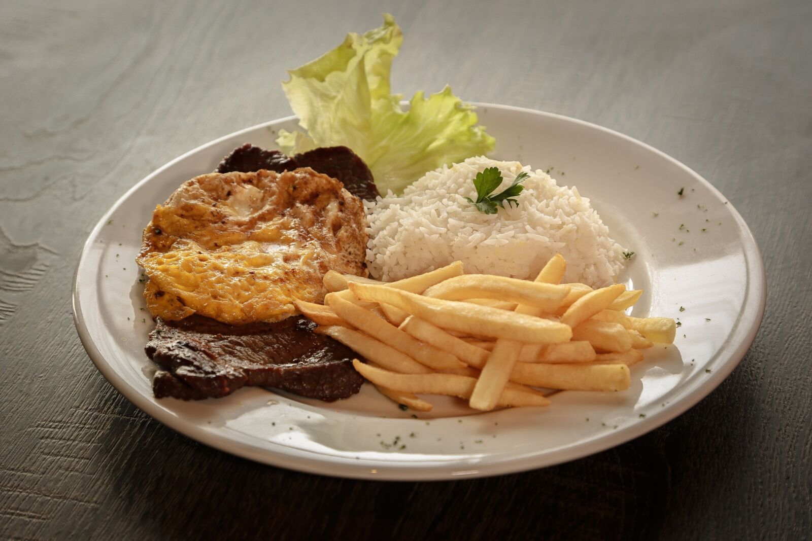 Canon EF 24-105mm F4L IS USM sample photo. Meal, sauce, restaurant photography