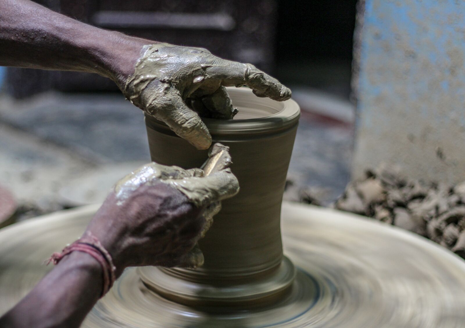 Canon EOS 700D (EOS Rebel T5i / EOS Kiss X7i) + Canon EF 50mm F1.8 II sample photo. Pottery, mud, clay photography