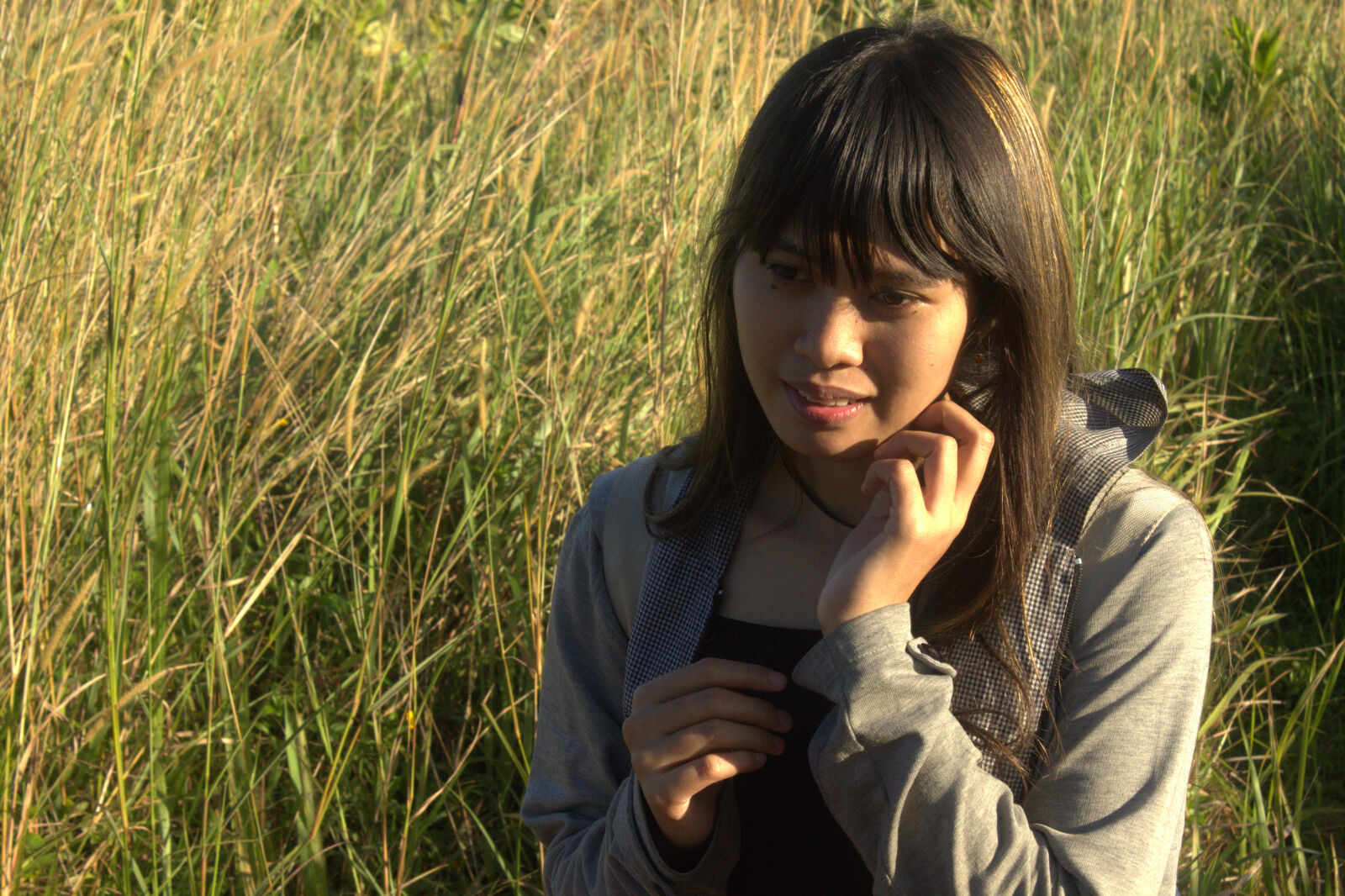 Canon EOS 600D (Rebel EOS T3i / EOS Kiss X5) sample photo. Asian, girl, field, girl photography