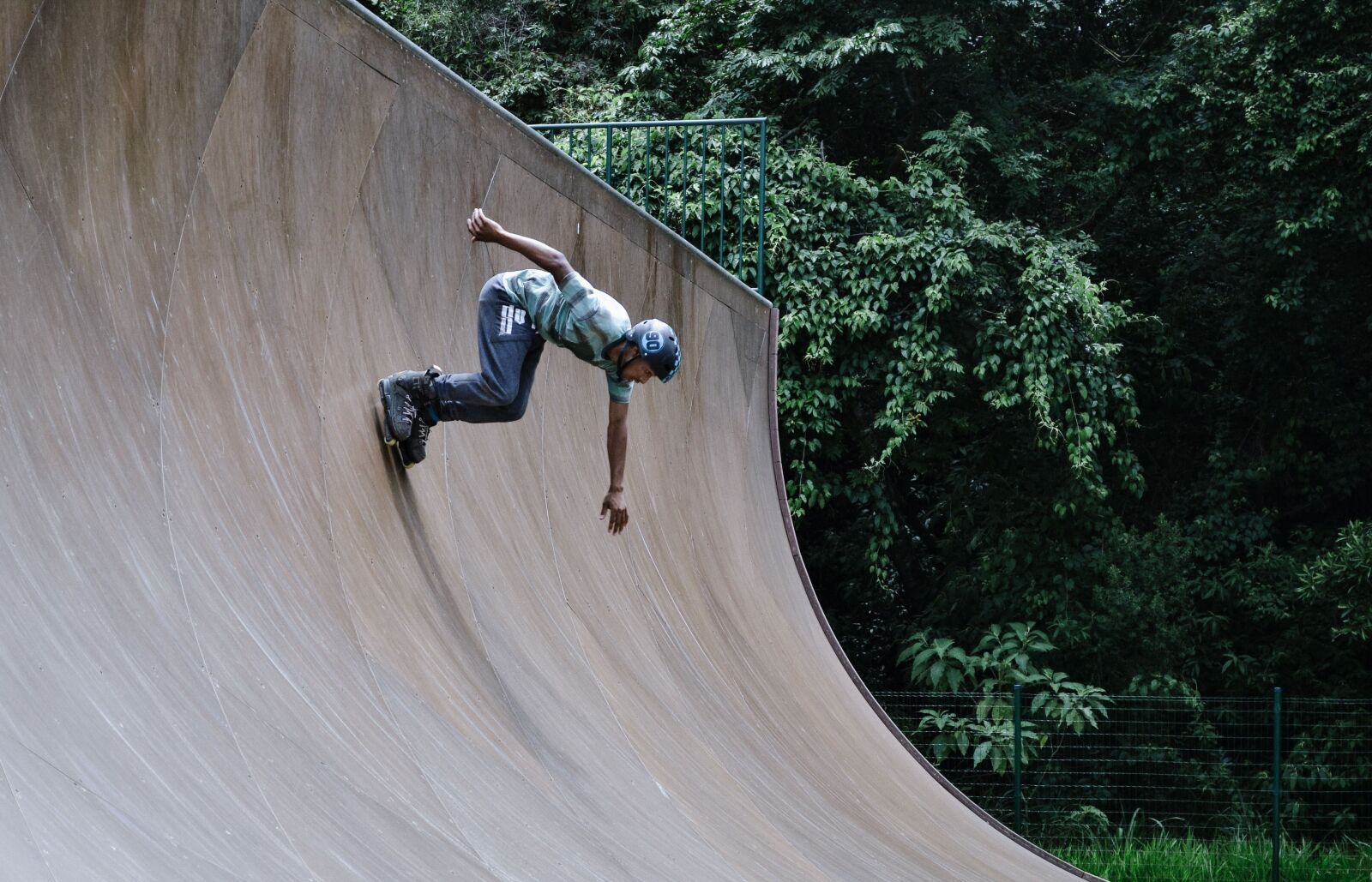 Nikon D3100 sample photo. Balance, man, outdoors photography