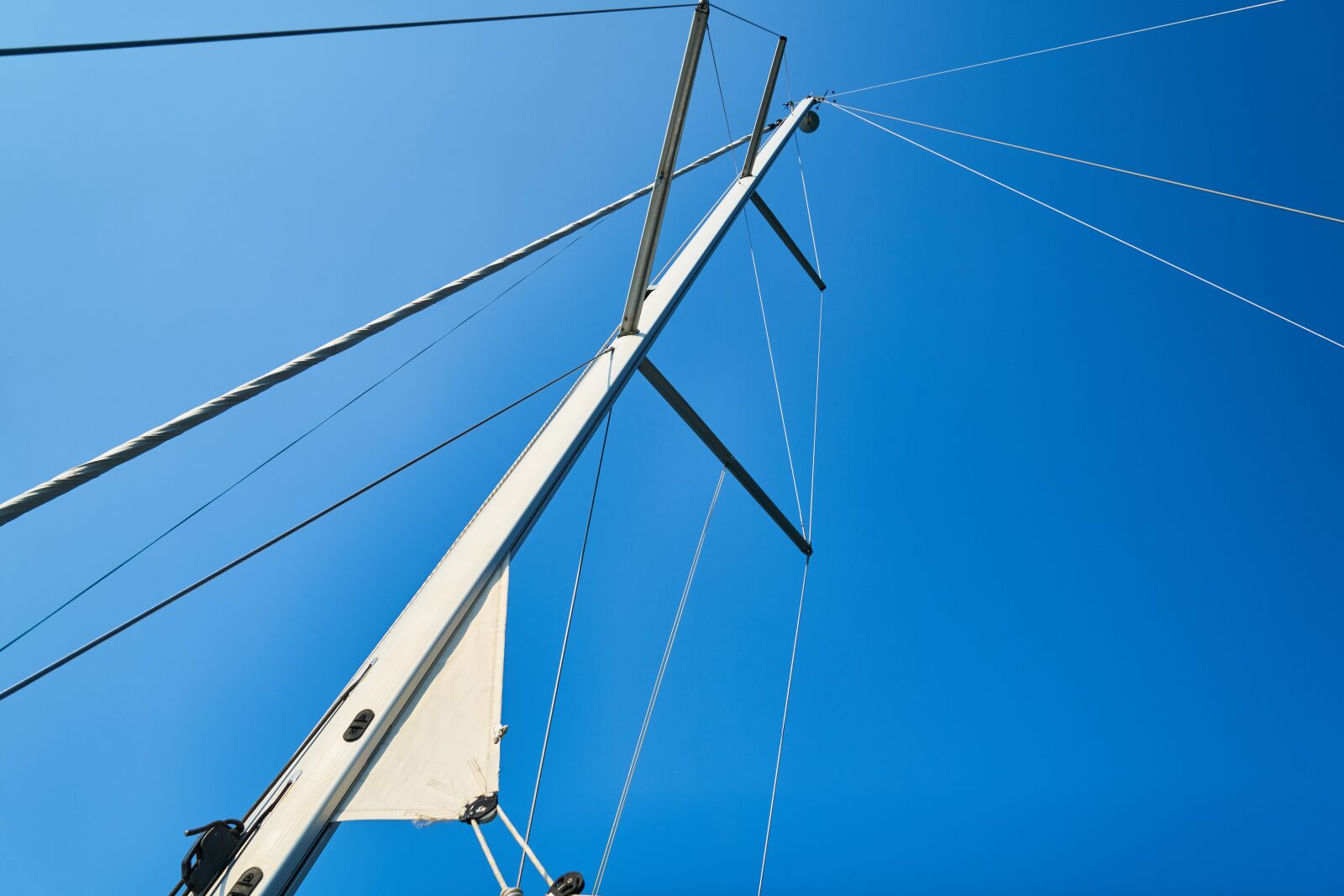Sony a7R II sample photo. Direct, sail, ship photography