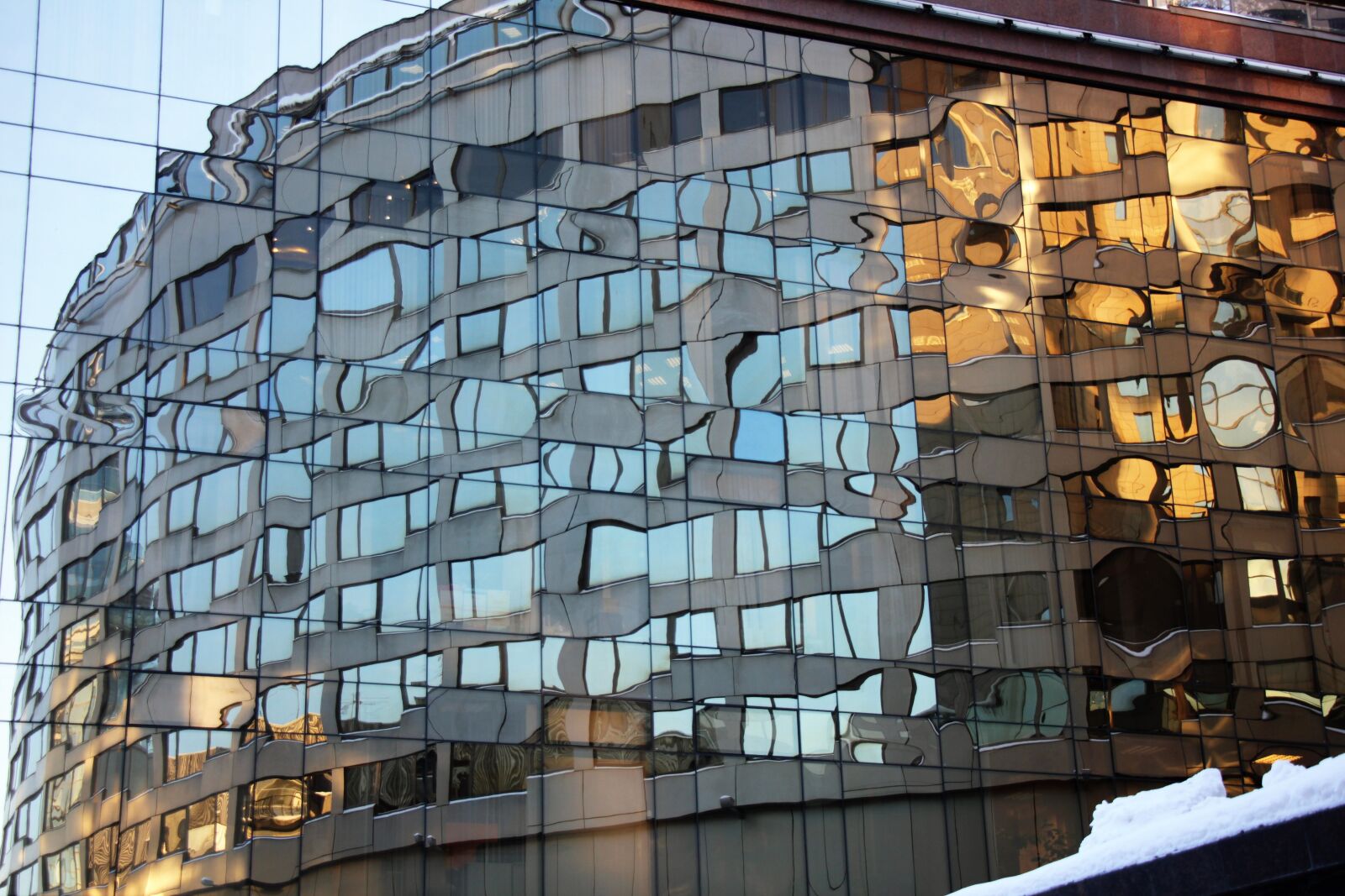 Canon EOS 550D (EOS Rebel T2i / EOS Kiss X4) sample photo. Architecture, house, reflection photography