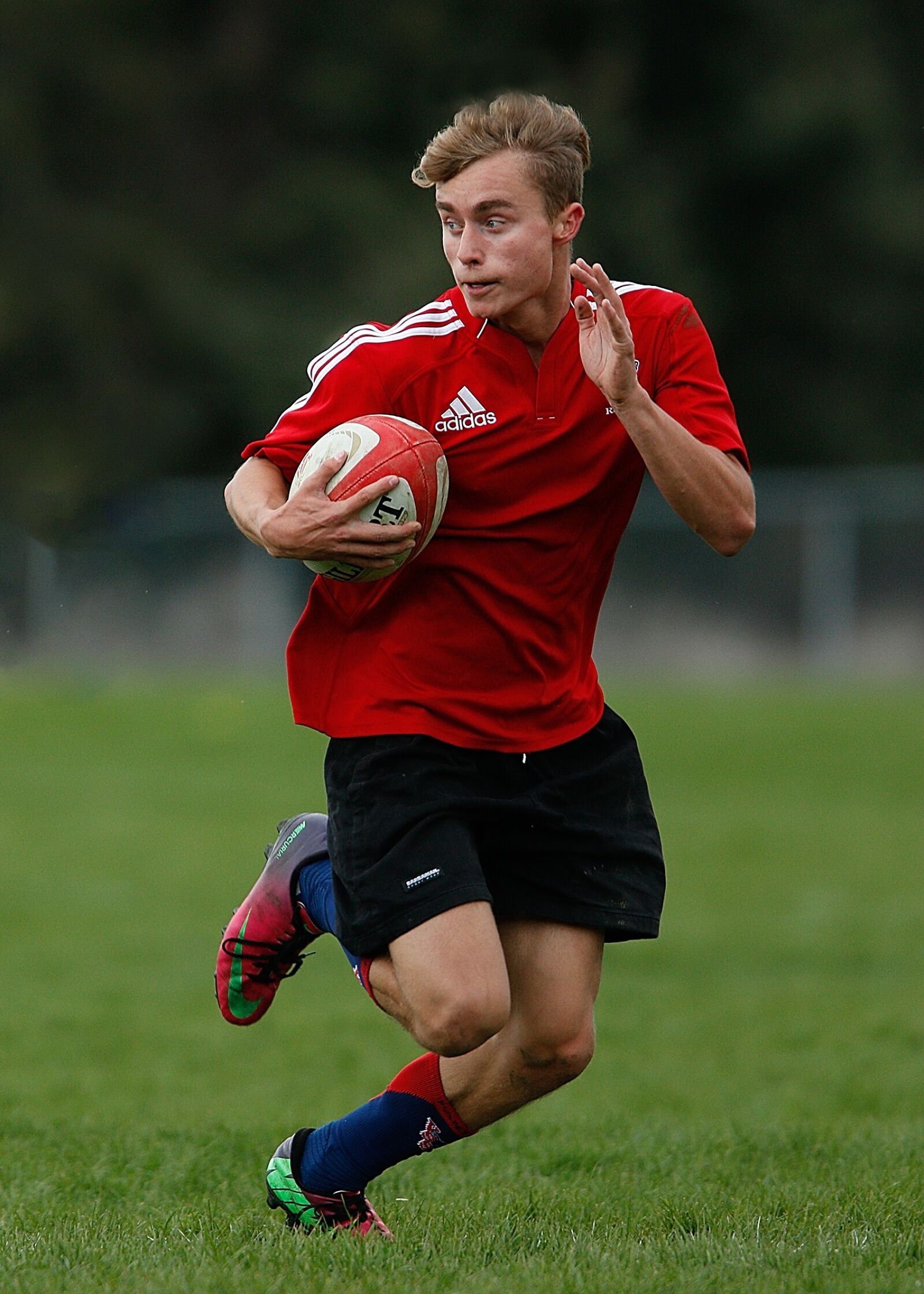 Canon EF 300mm F2.8L IS USM sample photo. Rugby, player, ball photography