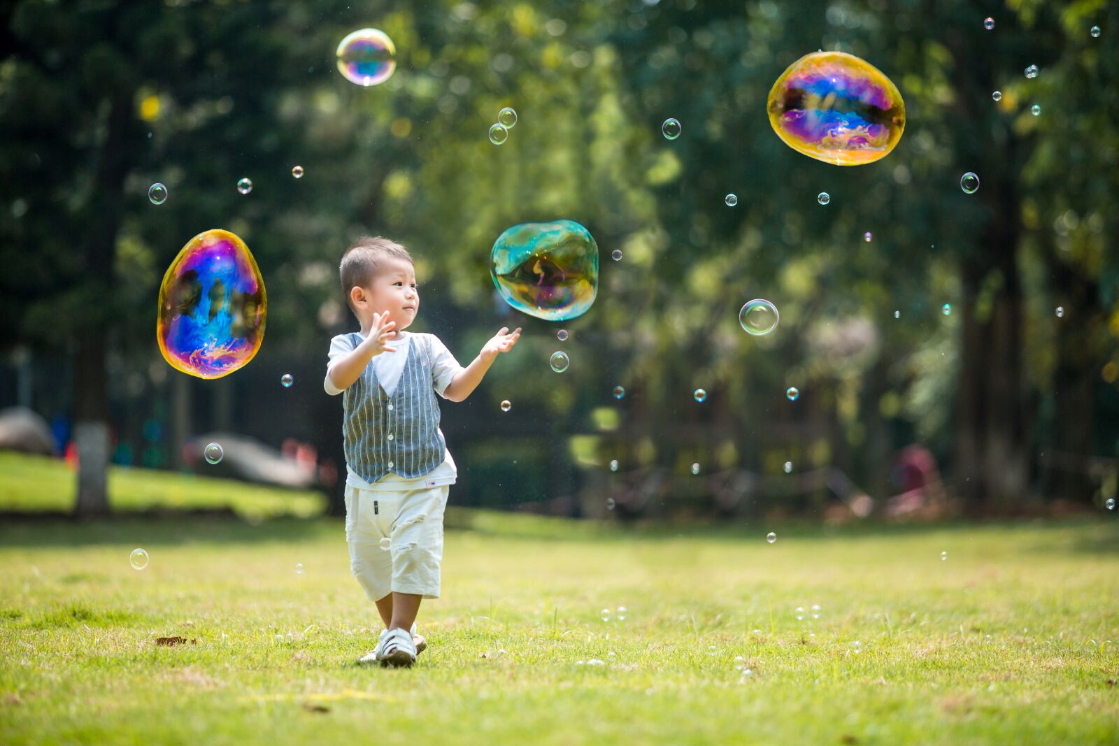 Canon EF 70-200mm F2.8L USM sample photo. Kids, play, people photography