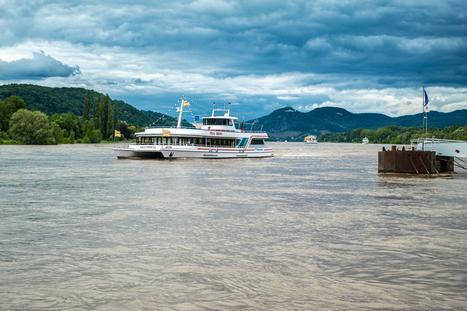 Samsung NX300M sample photo. Ship, rhine, siebengebirge photography