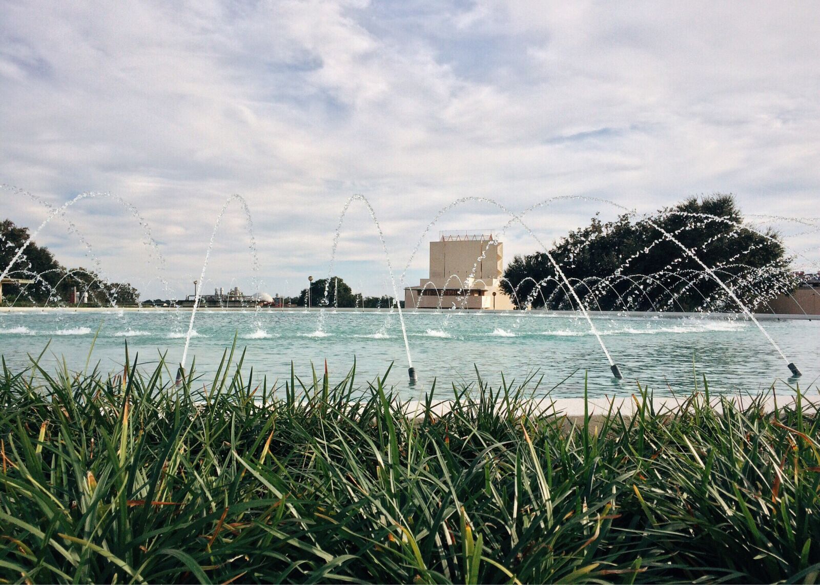iPhone 5s back camera 4.15mm f/2.2 sample photo. Fountain water, garden, feature photography