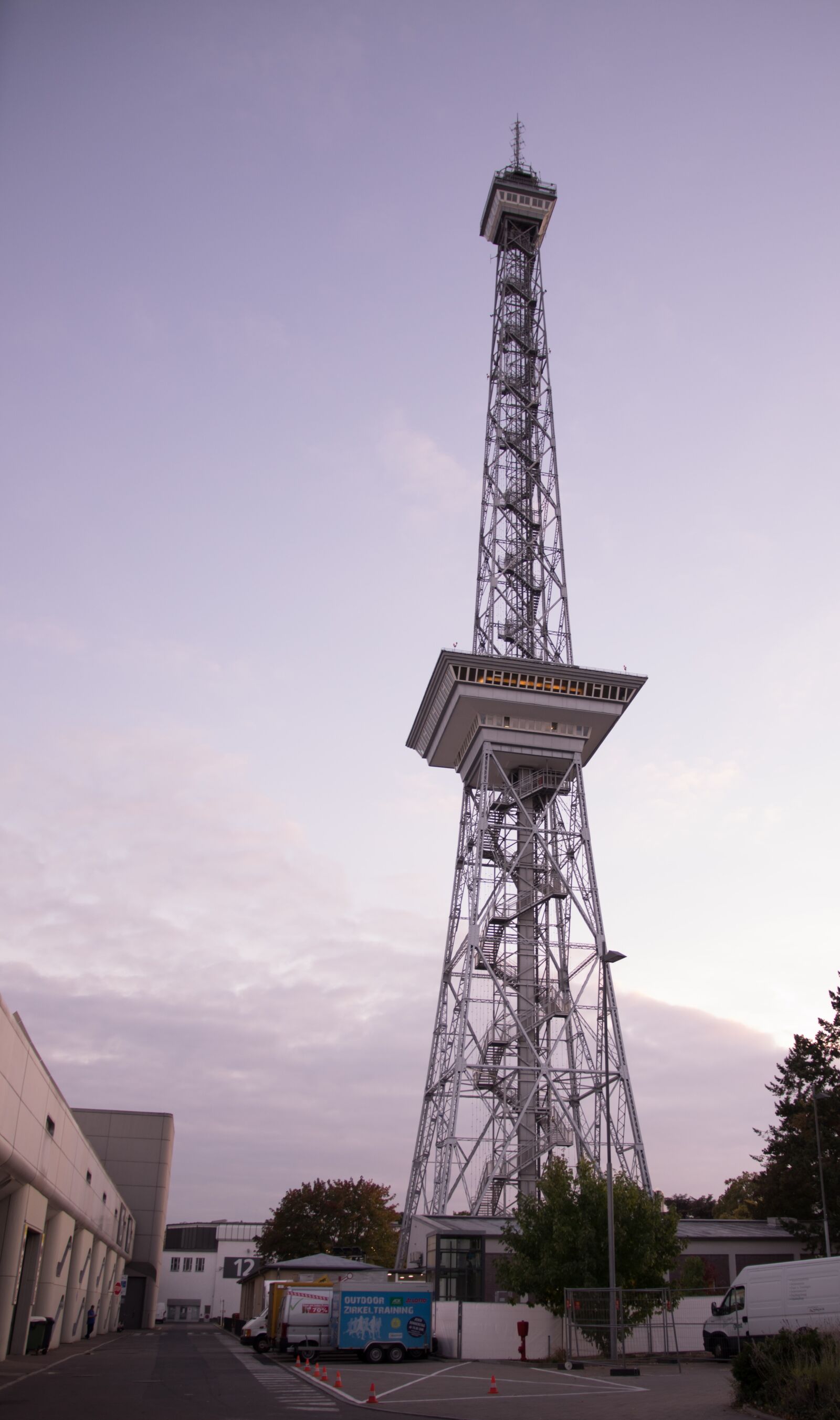 Pentax K-3 sample photo. Radio tower, berlin, long-beanpole photography