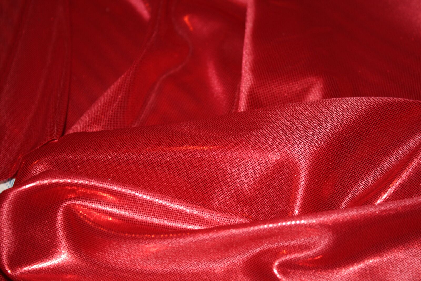 Canon EOS 1000D (EOS Digital Rebel XS / EOS Kiss F) sample photo. Fabric, satin, metallic photography