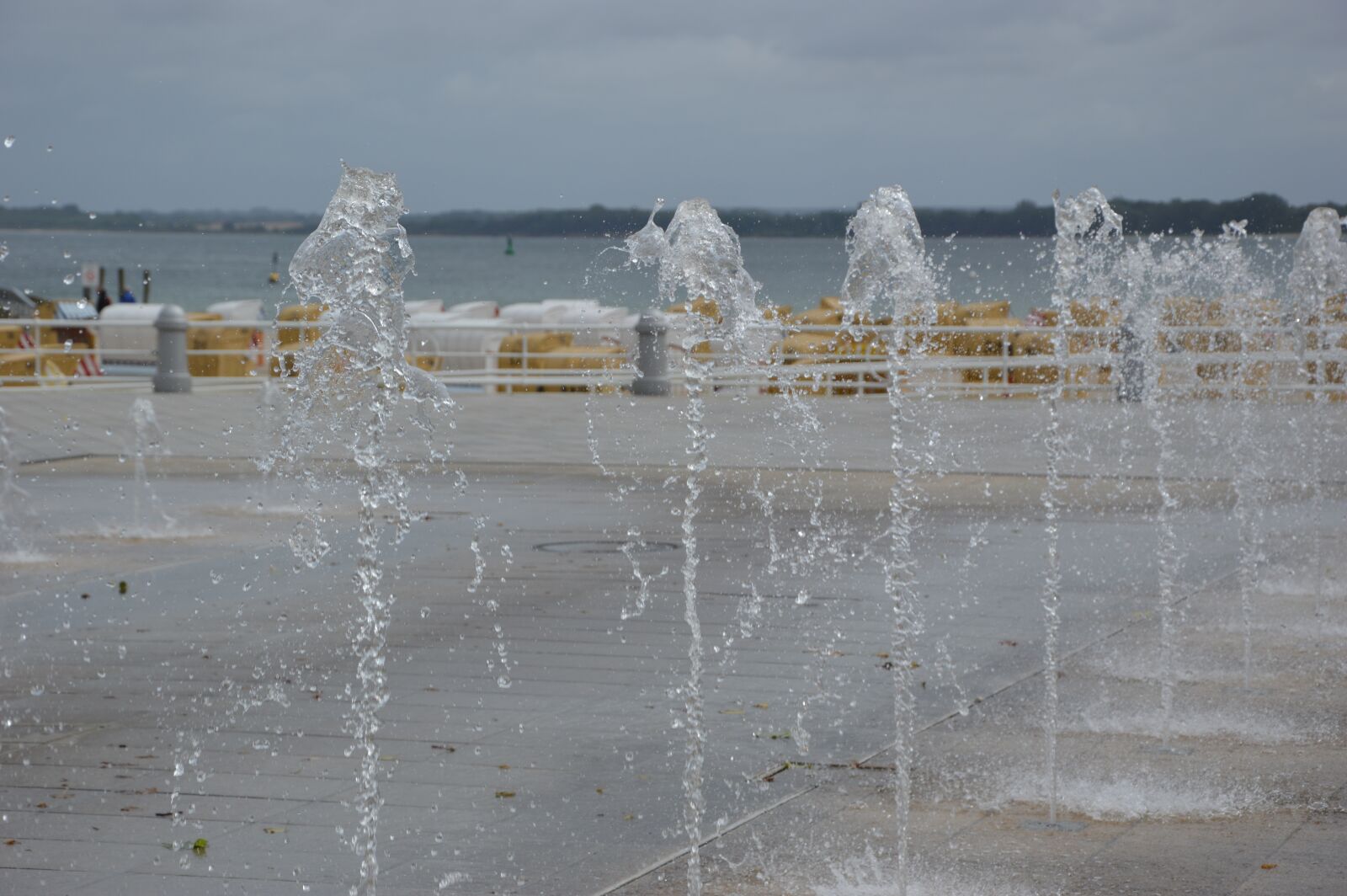 Nikon D3200 sample photo. Water feature, fountains, promenade photography