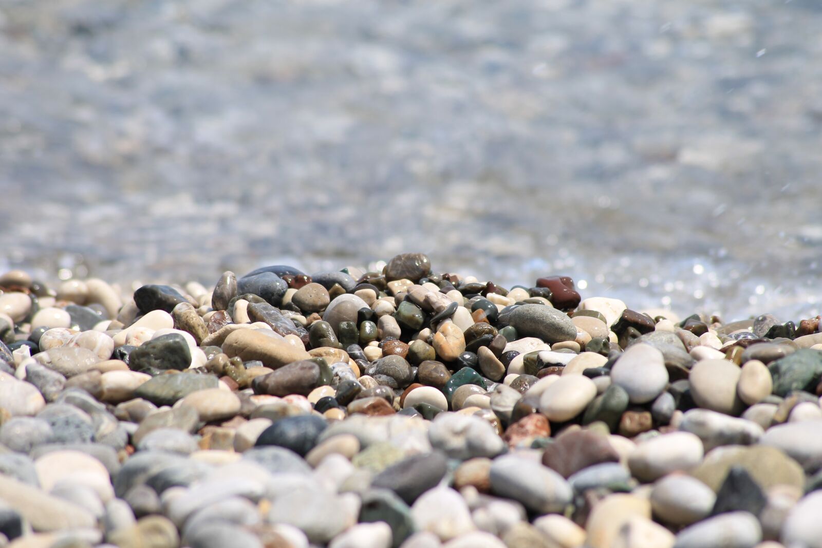 Canon EOS 1100D (EOS Rebel T3 / EOS Kiss X50) sample photo. Pebbles, sea, coast photography