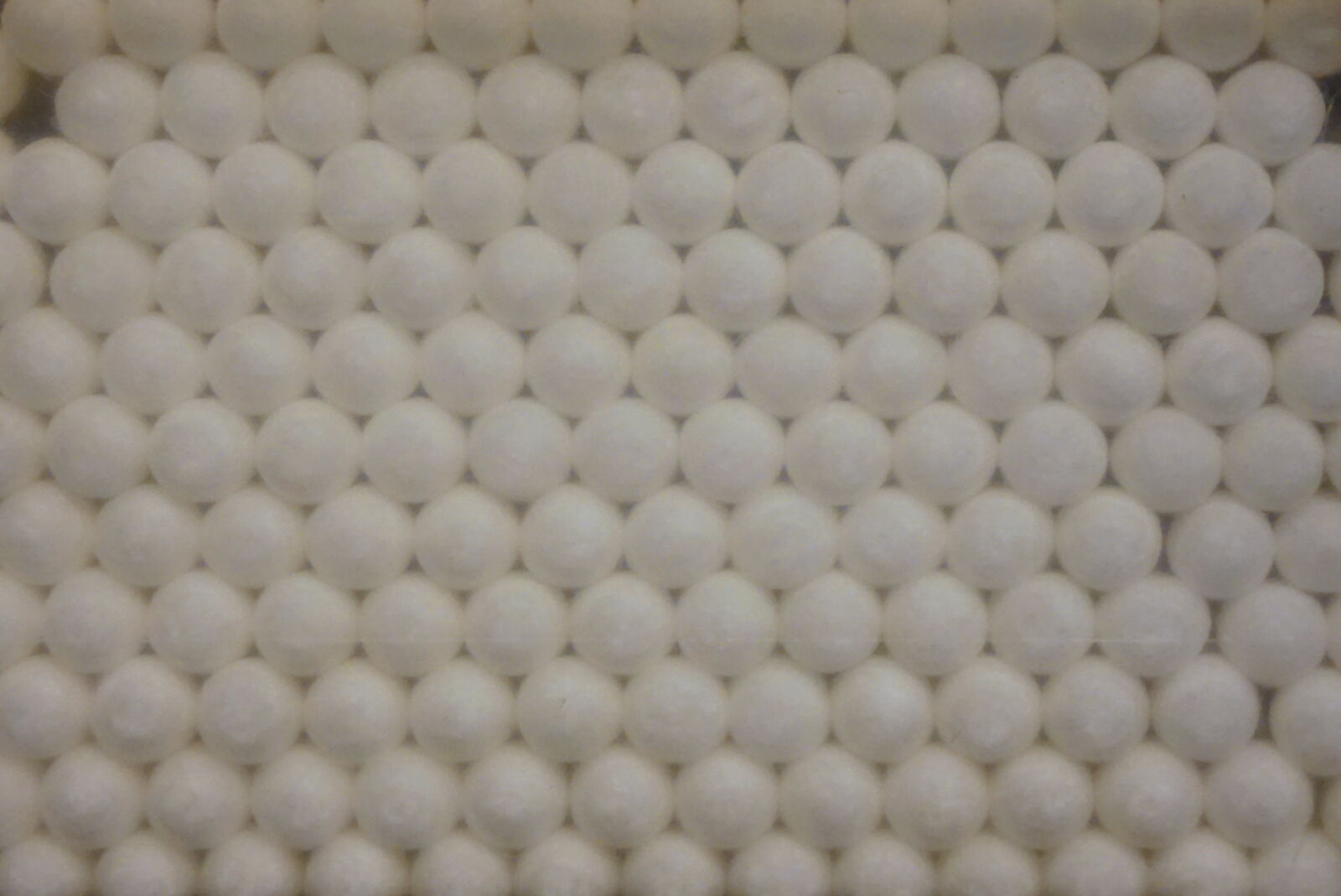 Sony E 16-50mm F3.5-5.6 PZ OSS sample photo. Balls, cotton, theme, details photography