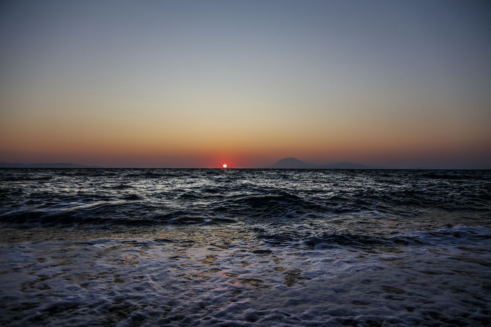 Canon EOS 6D + Canon EF 24-105mm F4L IS USM sample photo. Seascape, sea, sunset photography