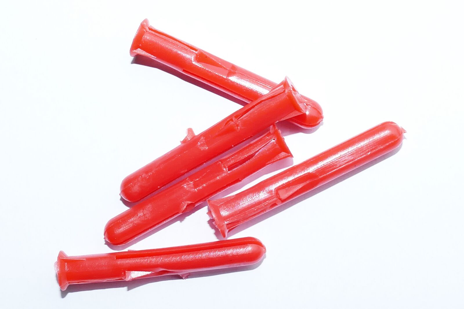 Panasonic Lumix DMC-FZ1000 sample photo. Red, raw plugs, raw photography