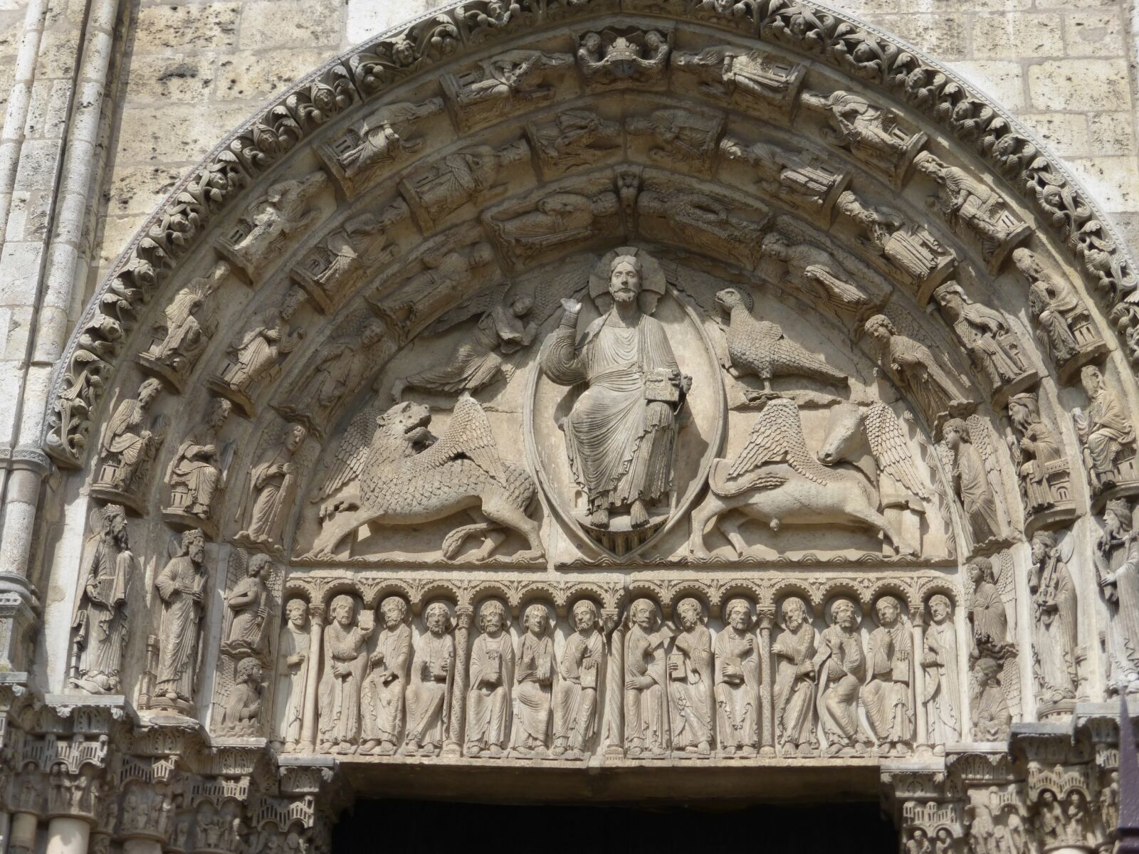 Panasonic Lumix DMC-ZS25 (Lumix DMC-TZ35) sample photo. Chartres, cathedral, monument photography