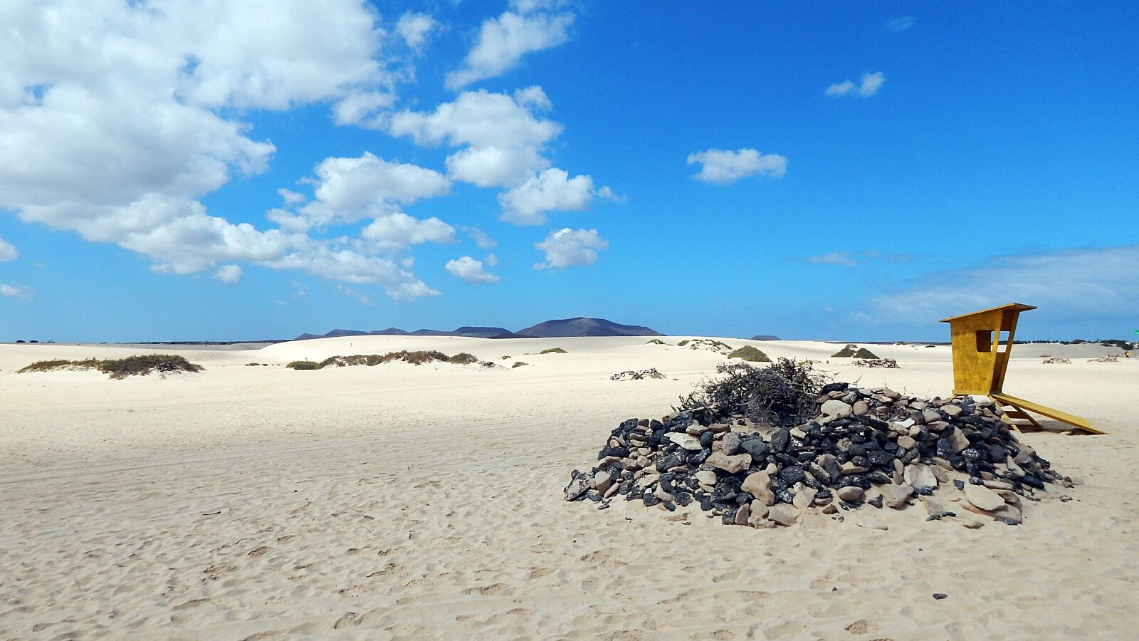 Nikon Coolpix L830 sample photo. Desert, canary islands, blue photography