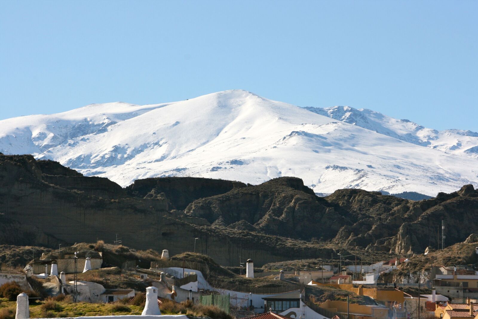 Canon EOS 400D (EOS Digital Rebel XTi / EOS Kiss Digital X) sample photo. Mountain, snow, panoramic photography