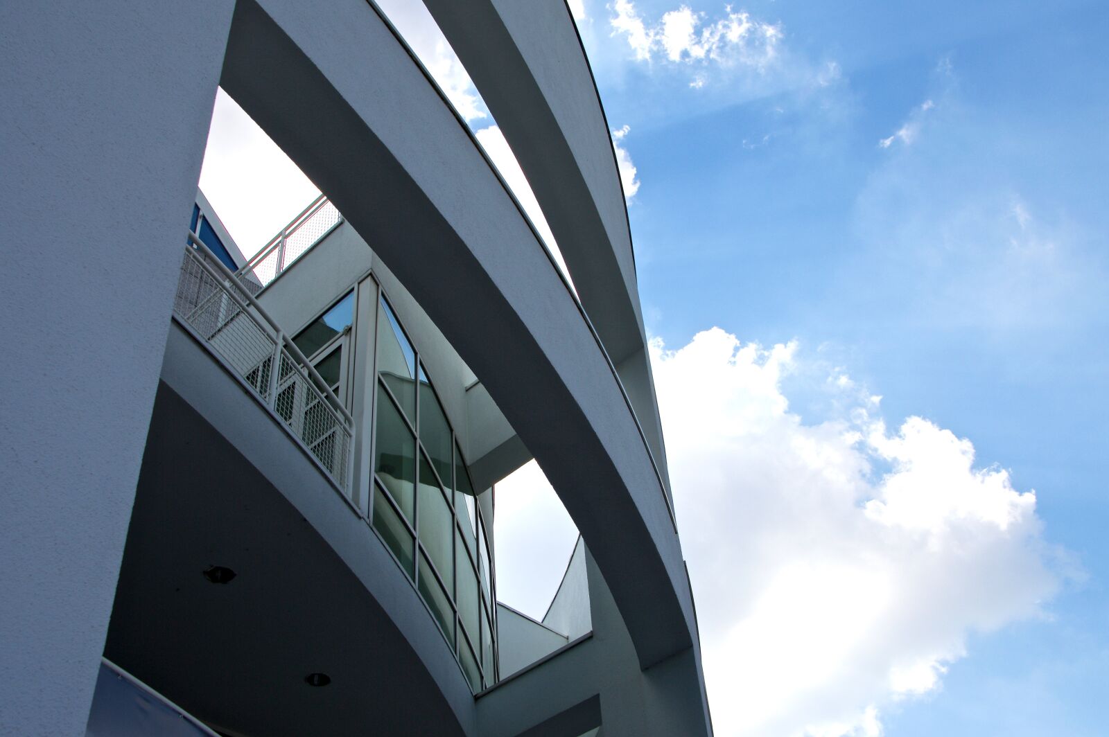 Nikon D3200 sample photo. Architecture, modern, contrast photography