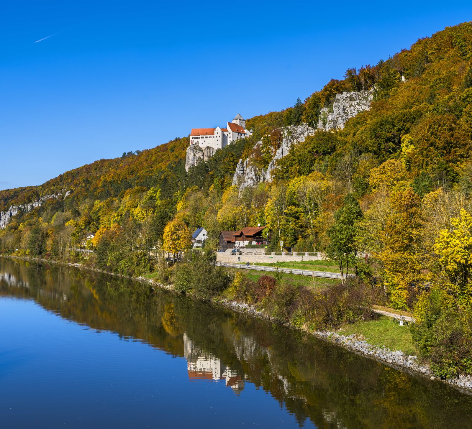 Sony a6300 + Sigma 30mm F2.8 EX DN sample photo. Castle prunn, castle, autumn photography