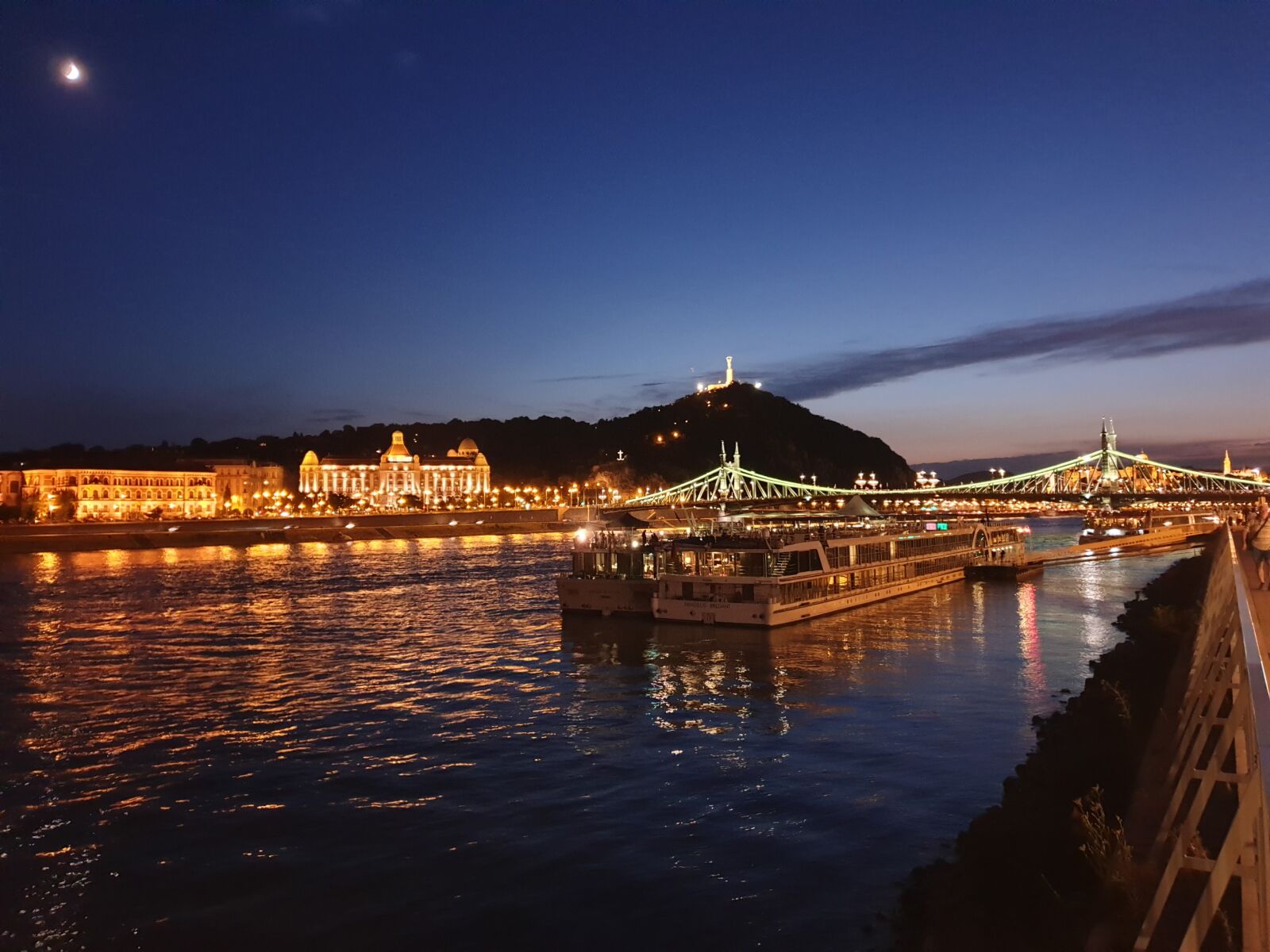 Samsung SM-G965F sample photo. River, bank, danube photography
