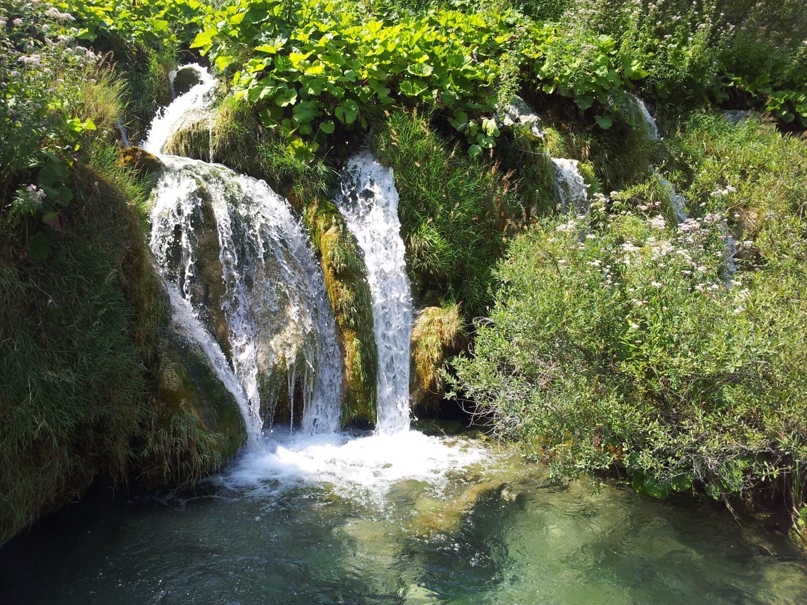 Samsung Galaxy S2 sample photo. Croatia, plitvice, rocks photography