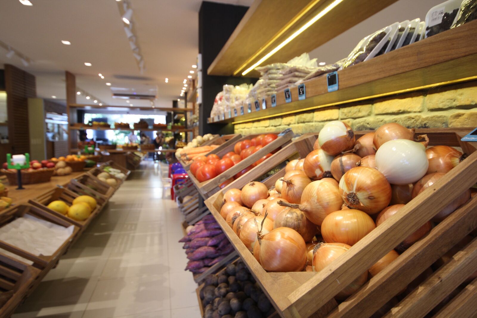 Canon EOS 60D sample photo. Supermarket, fruit, vegetables photography