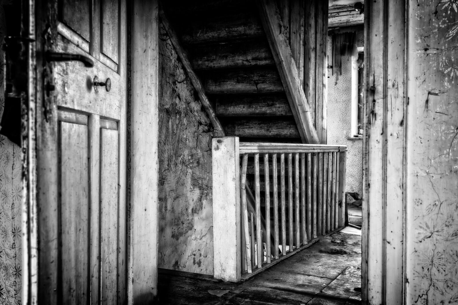 Nikon D3300 sample photo. Lost places, house, room photography