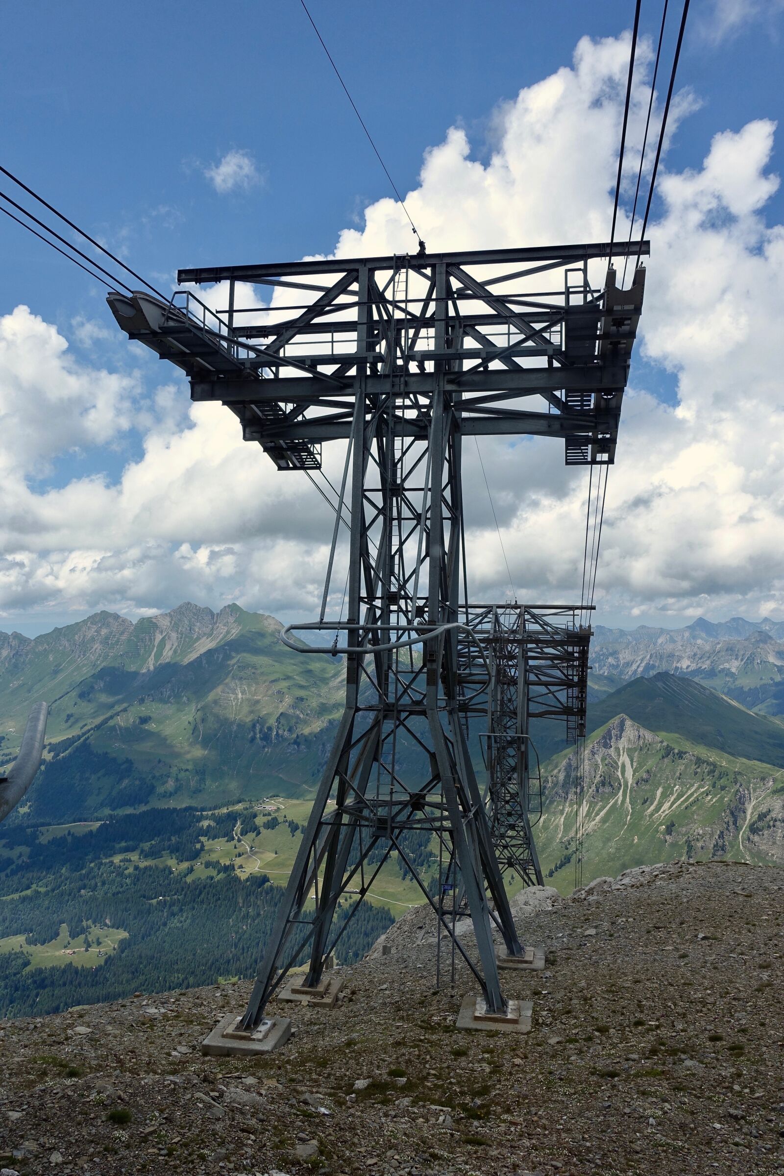Sony Cyber-shot DSC-RX100 III sample photo. Pylon, frame, cable car photography