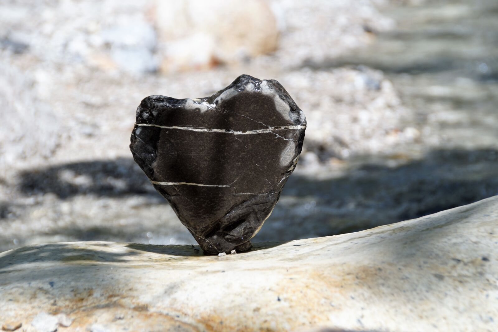 Sony SLT-A58 sample photo. Heart of stone, heart photography