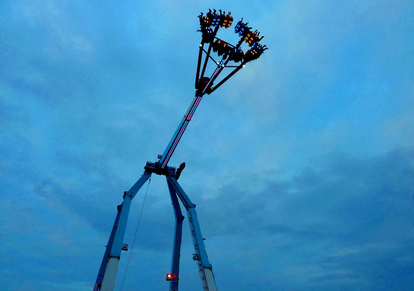 Panasonic Lumix DMC-ZS5 (Lumix DMC-TZ8) sample photo. Carousel, amusement park, year photography