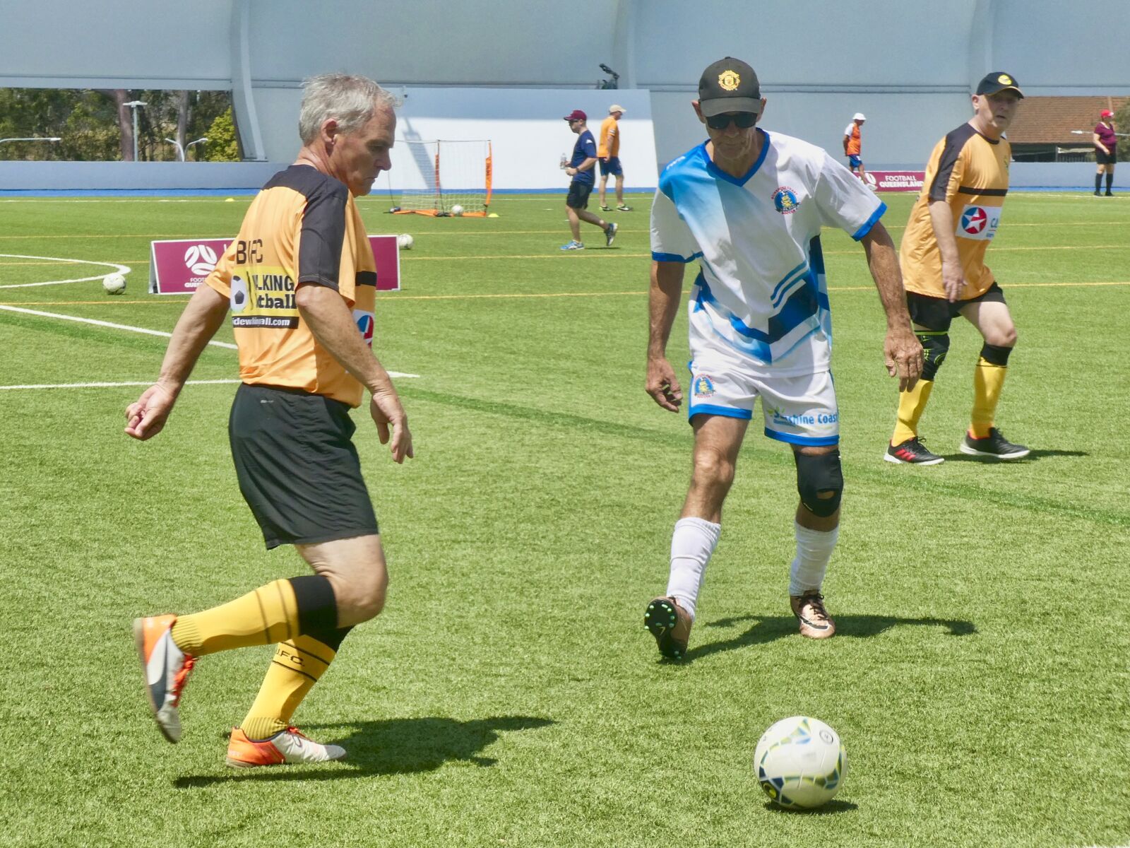 Panasonic Lumix DC-ZS70 (Lumix DC-TZ90) sample photo. Football, walking, sport photography